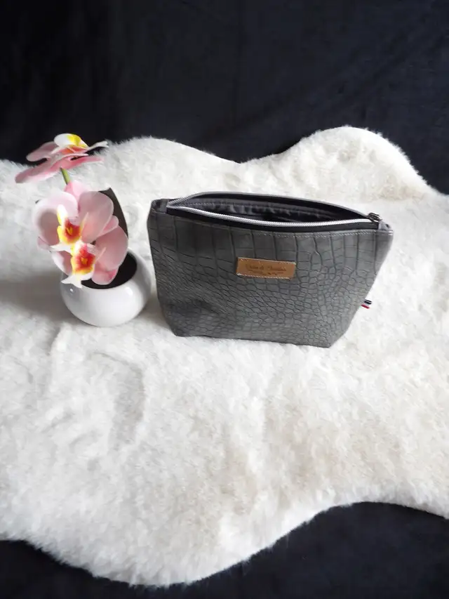 Trousse haute simili cuir