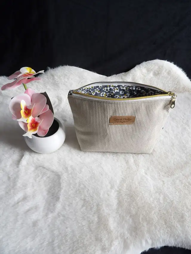 Trousse haute velours côtelé